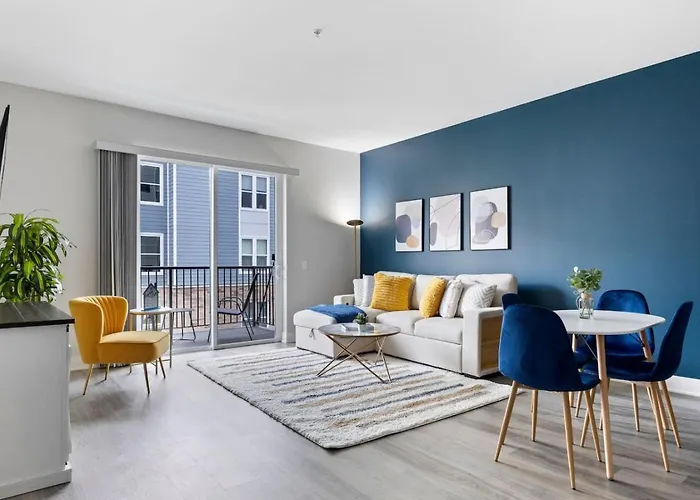 Style Near Downtown With Pool, Free Parking, Gym, Sauna & * Warrenville