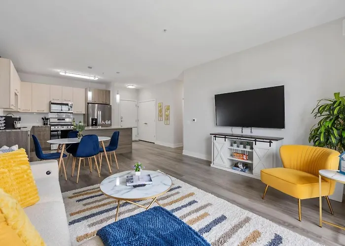 Style Near Downtown With Pool, Free Parking, Gym, Sauna &