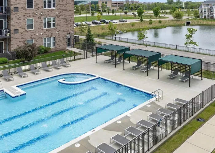 Style Near Downtown With Pool, Free Parking, Gym, Sauna & Apartamento