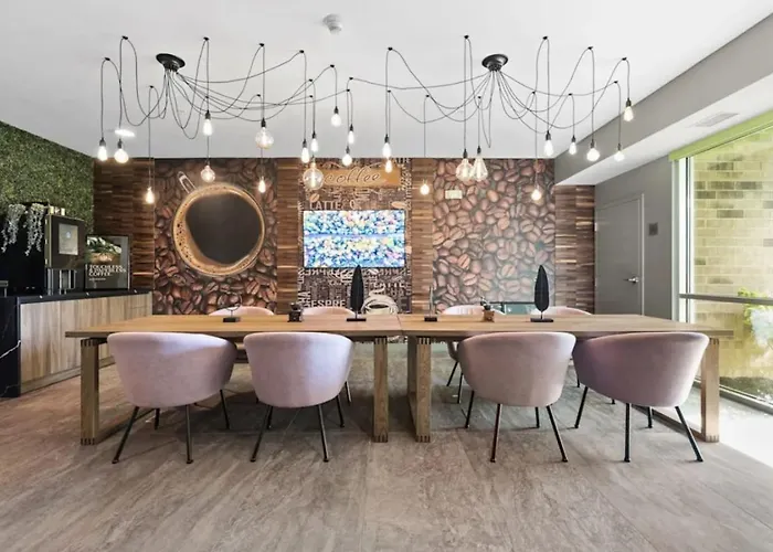 Style Near Downtown With Pool, Free Parking, Gym, Sauna & Apartamento *