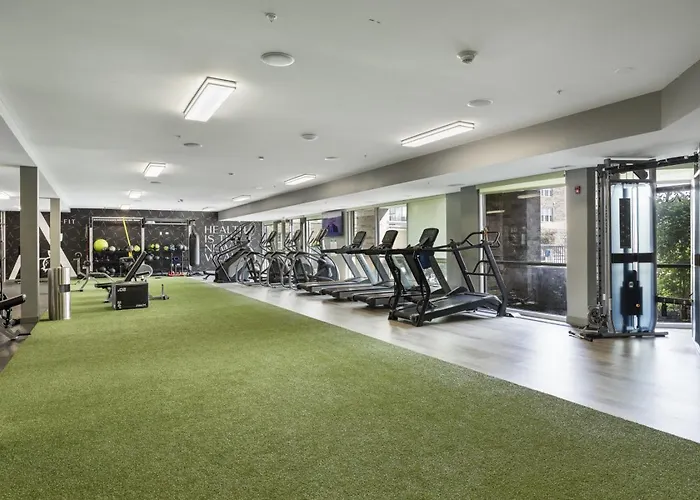 Style Near Downtown With Pool, Free Parking, Gym, Sauna & Apartamento *