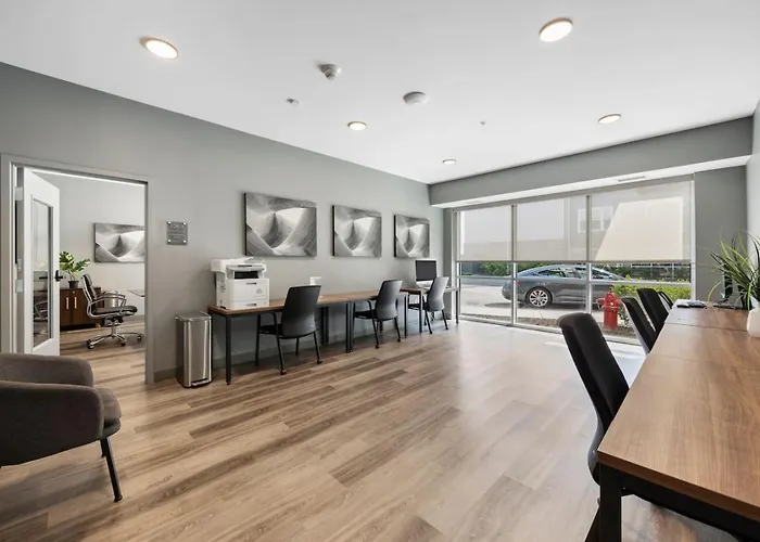 Appartement Style Near Downtown With Pool, Free Parking, Gym, Sauna & *