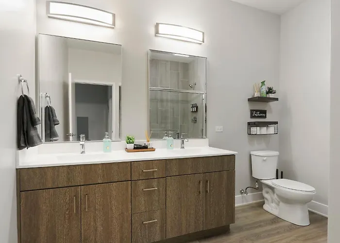 Style Near Downtown With Pool, Free Parking, Gym, Sauna & Appartement *