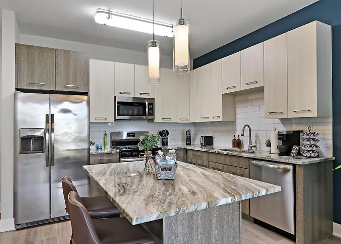 Style Near Downtown With Pool, Free Parking, Gym, Sauna & *
