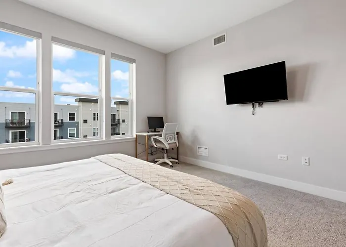 Appartement Style Near Downtown With Pool, Free Parking, Gym, Sauna & *