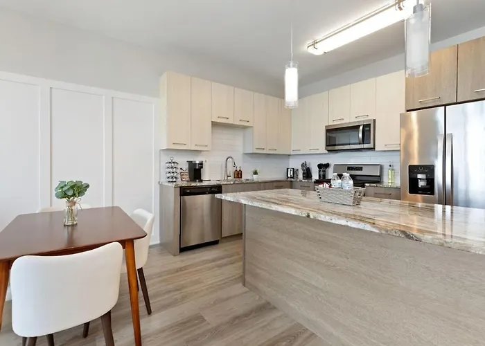 Style Near Downtown With Pool, Free Parking, Gym, Sauna & Apartamento *
