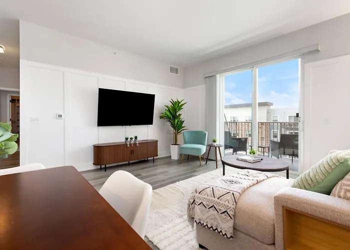 Appartement Style Near Downtown With Pool, Free Parking, Gym, Sauna &