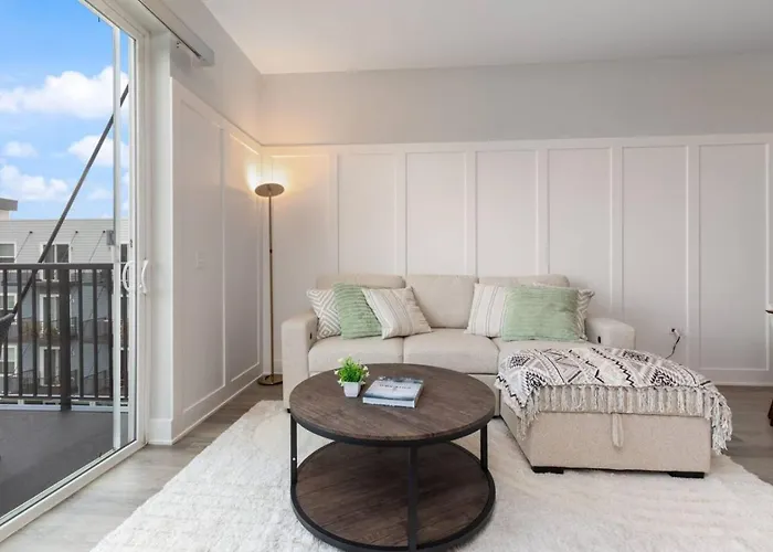 Appartement Style Near Downtown With Pool, Free Parking, Gym, Sauna & *