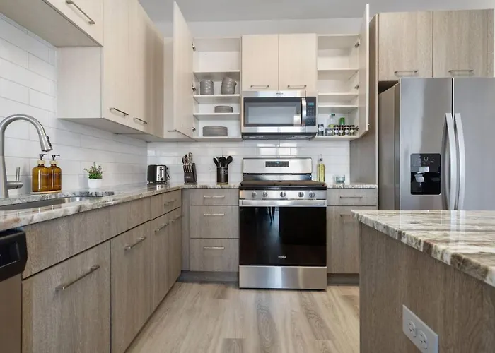 Style Near Downtown With Pool, Free Parking, Gym, Sauna & Appartement *
